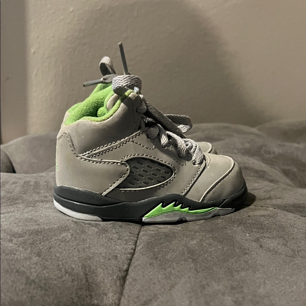 Kids Jordan 5 GREEN BEAN Gray and Green Sneakers